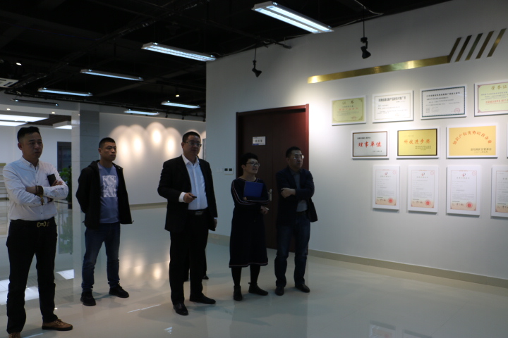 熱烈歡迎青島鳳和麒公司領導蒞臨我司考察指導