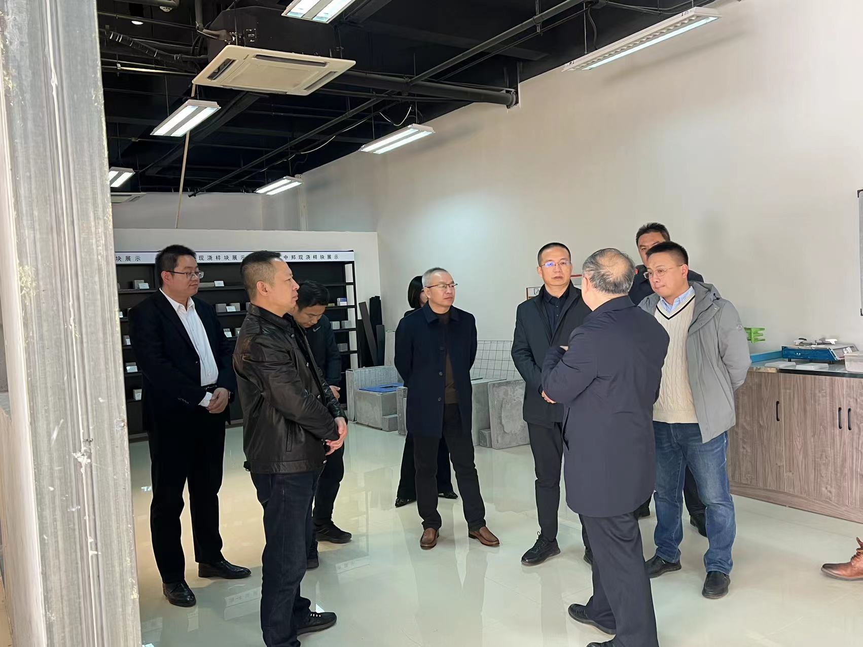 熱烈歡迎少海集團發展有限公司領導蒞臨我司考察參觀